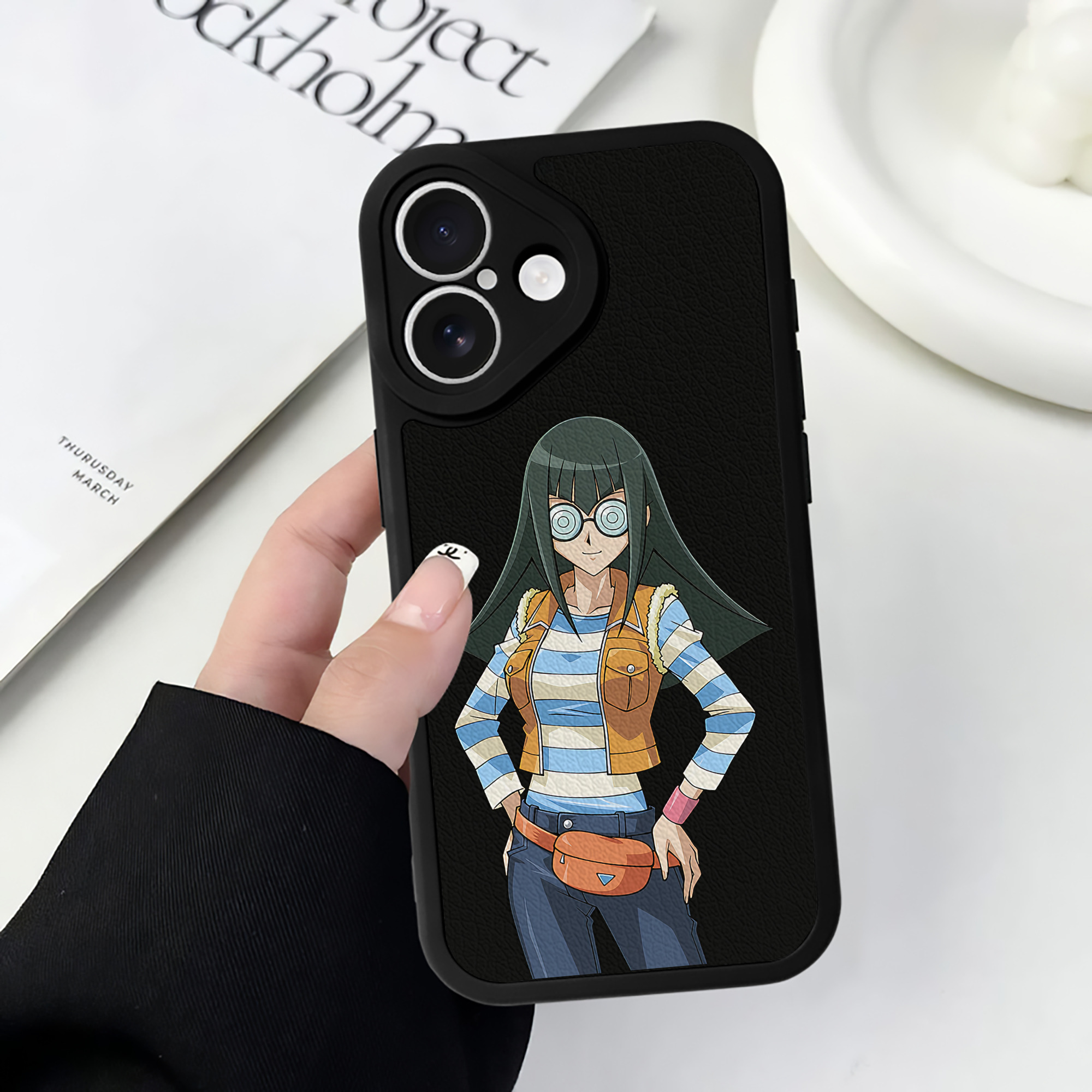 （画像用） 遊☆戯☆王 Yu-Gi-Oh! 【iPhone 16シリーズ対応】シリコンスマホケース（レザー調） 材質：シリコン